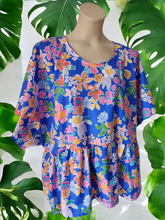 "Summer Days" top: Fits sizes 12-18