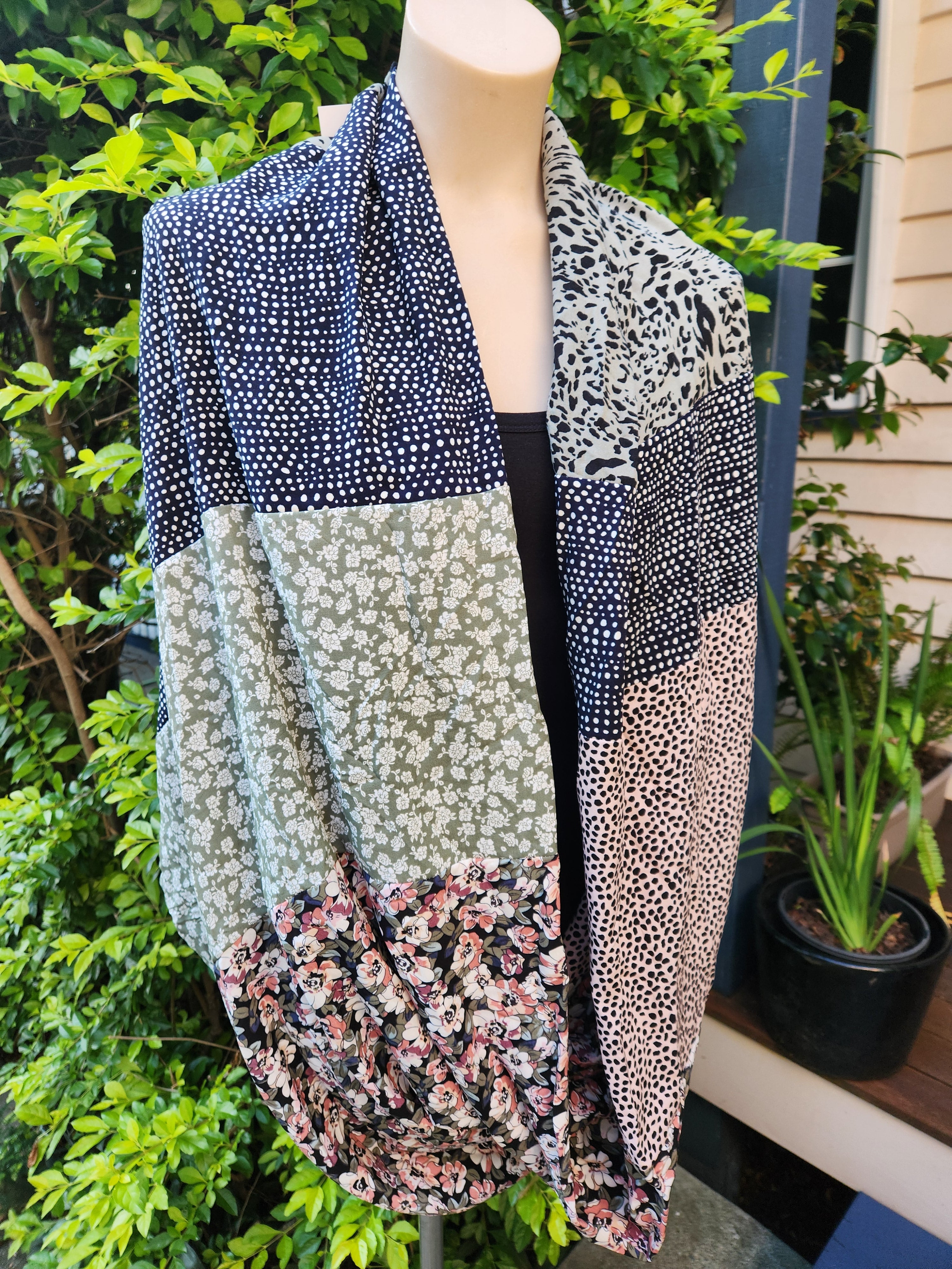 "Kensington" Summer Loop: Only 1 Available