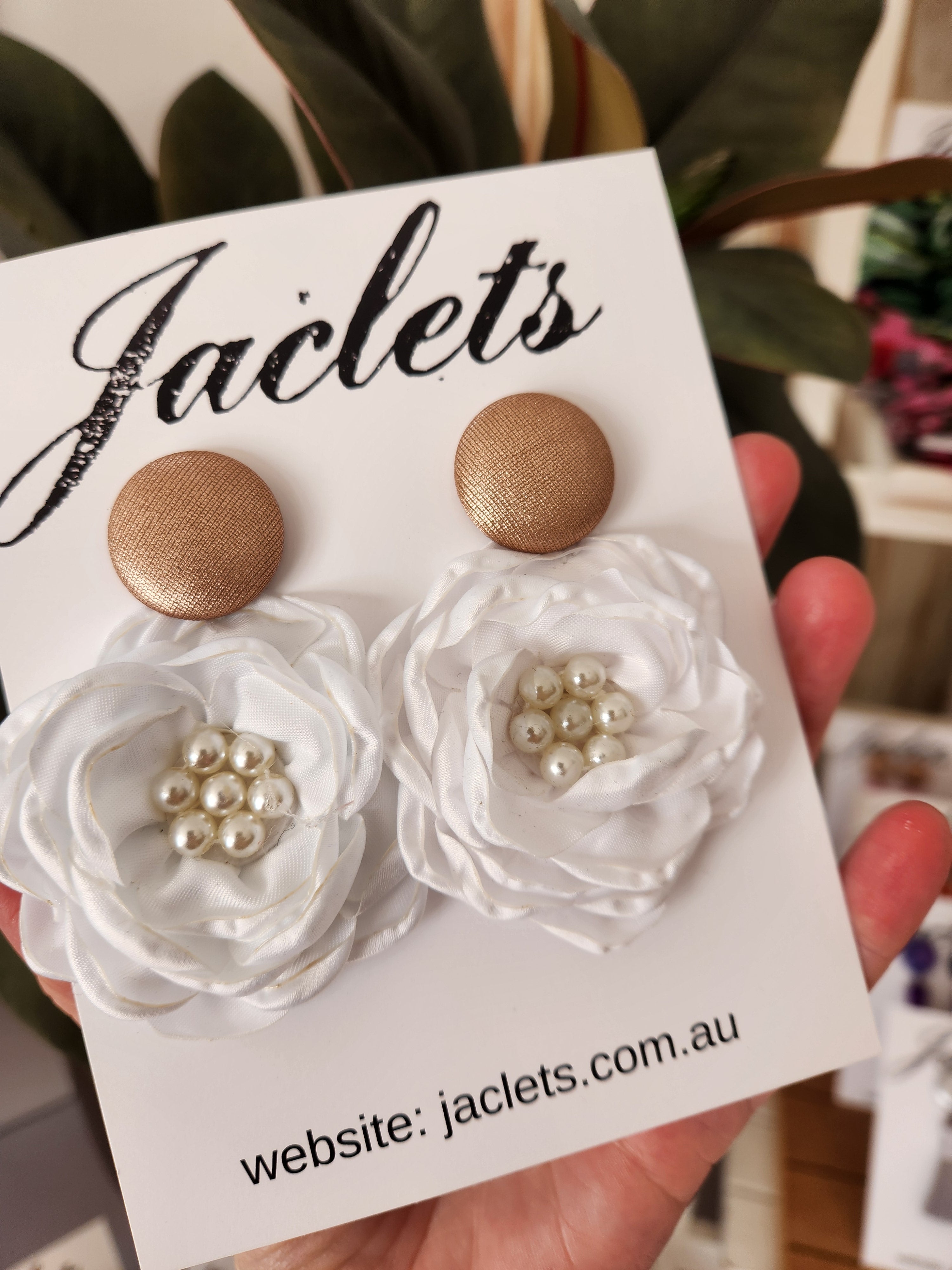 "Romance" Earrings - Gold/White