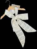 "Camelotte" Neck Bow