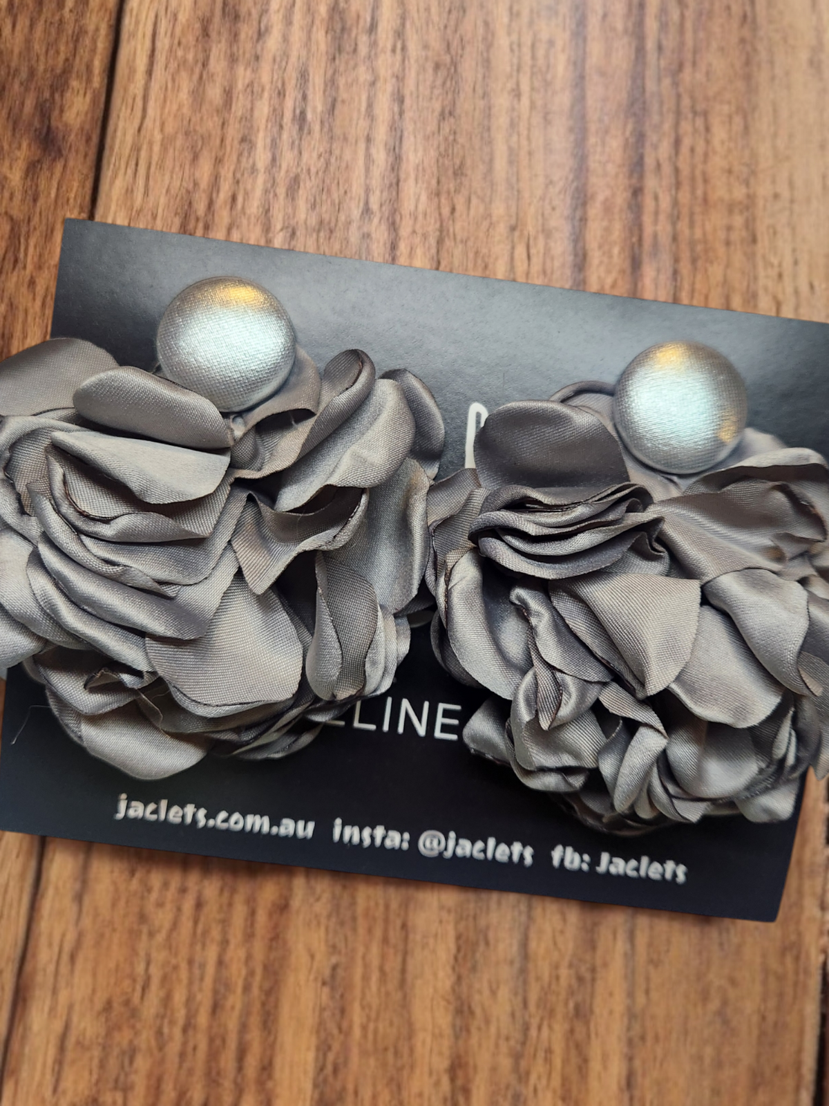 "French Petals" - Silver Grey