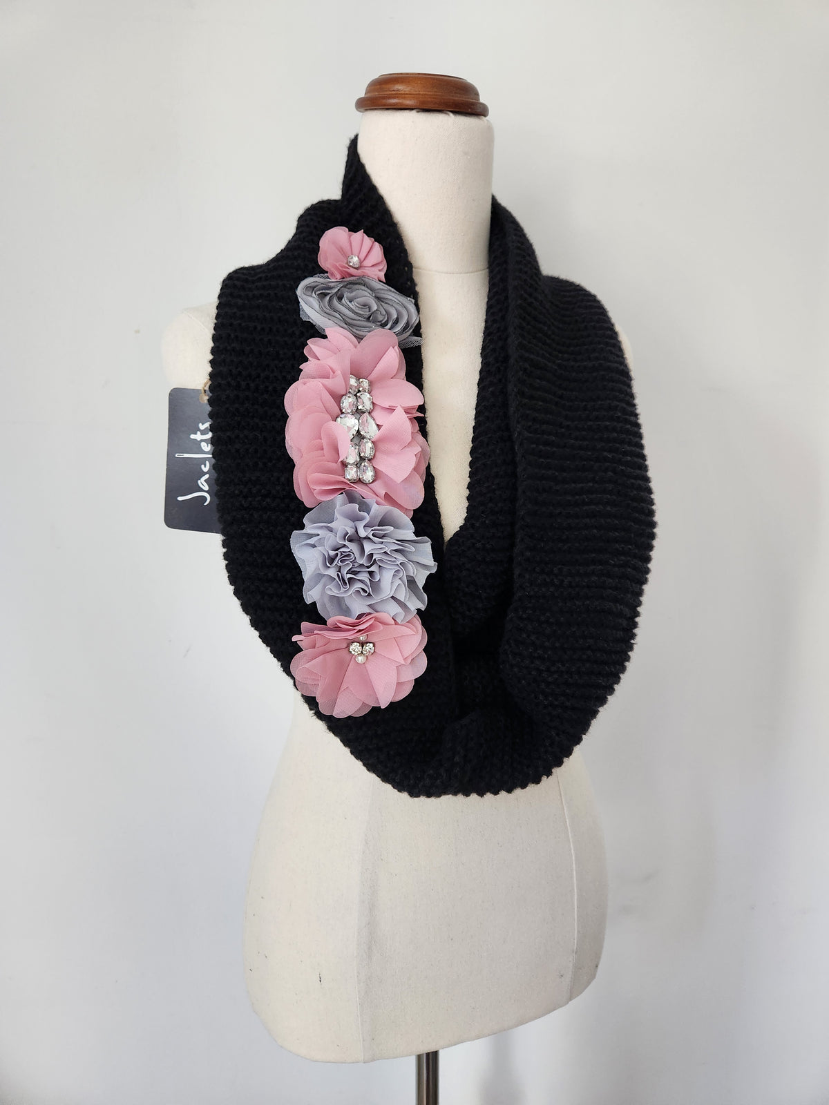 "McKinnley Rose" Neckwarmer
