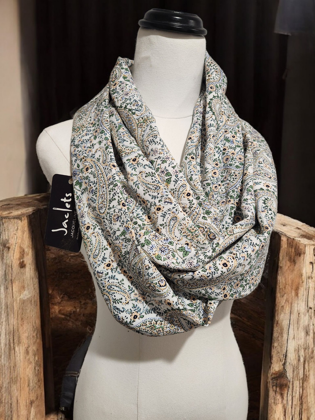 "Victoria" Infinity Wrap