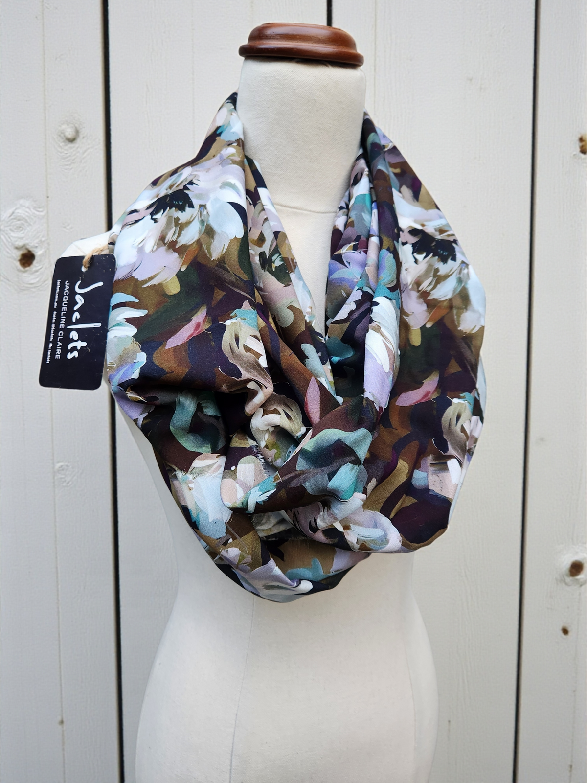 "Rue Saint-Antoine" Infinity Wrap