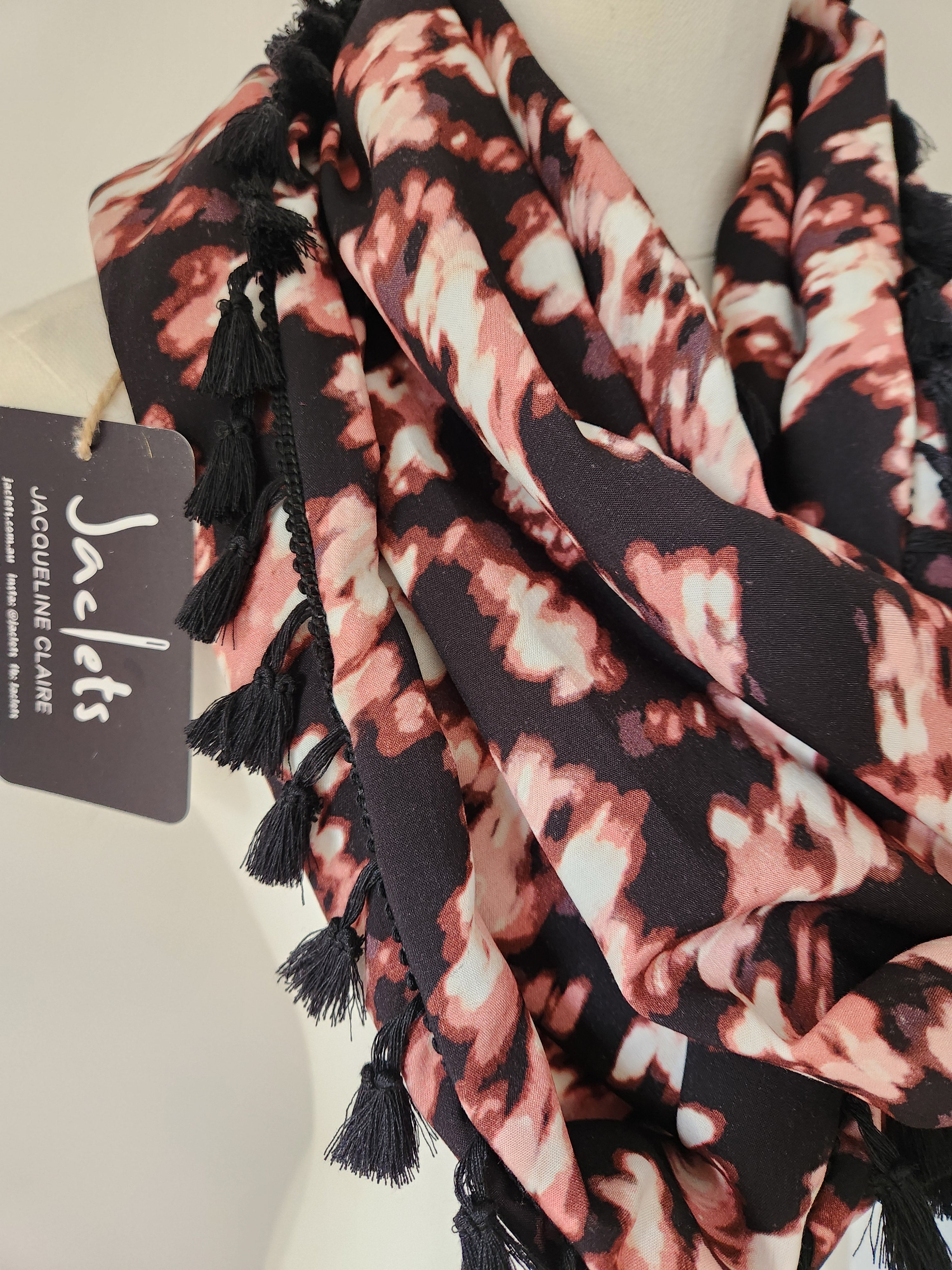 "Emiele" Infinity Wrap