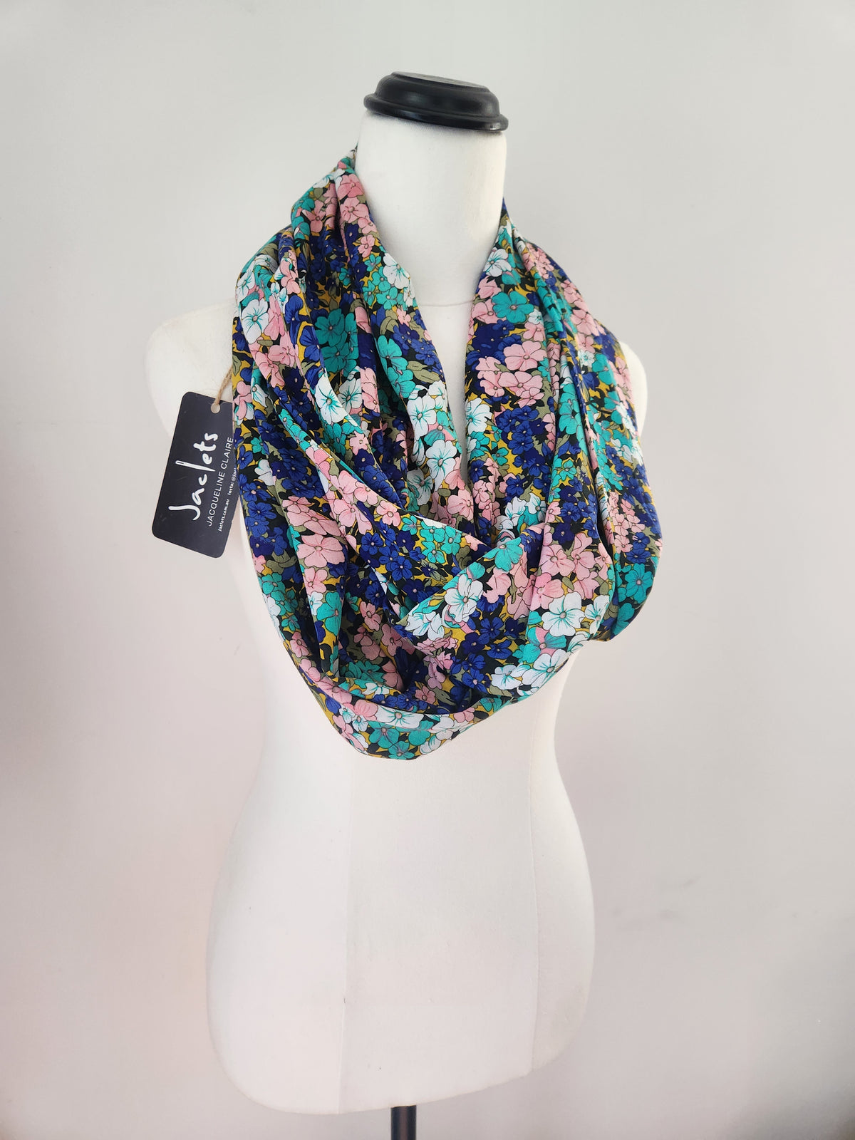 "Daisy Fields" Infinity Wrap